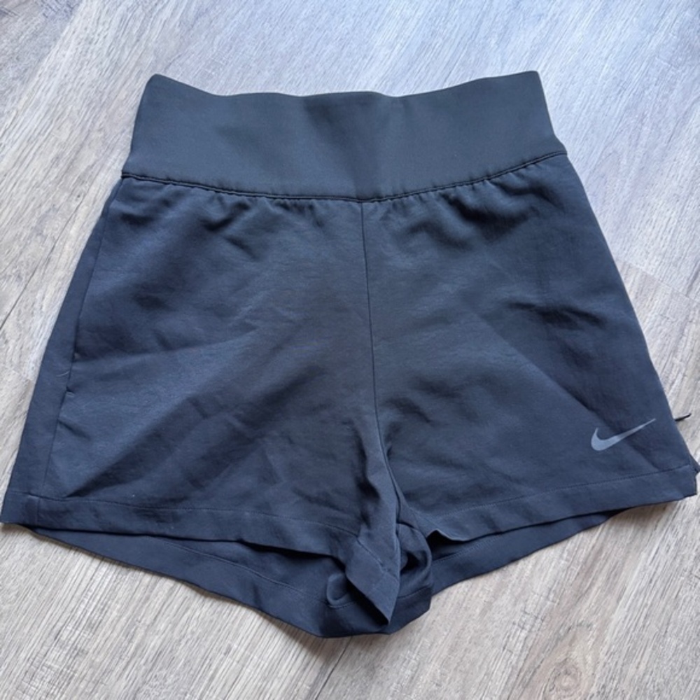 Nike Team Tech Pack Woven High Waist Shorts - Size Medium - Picture 1 of 11